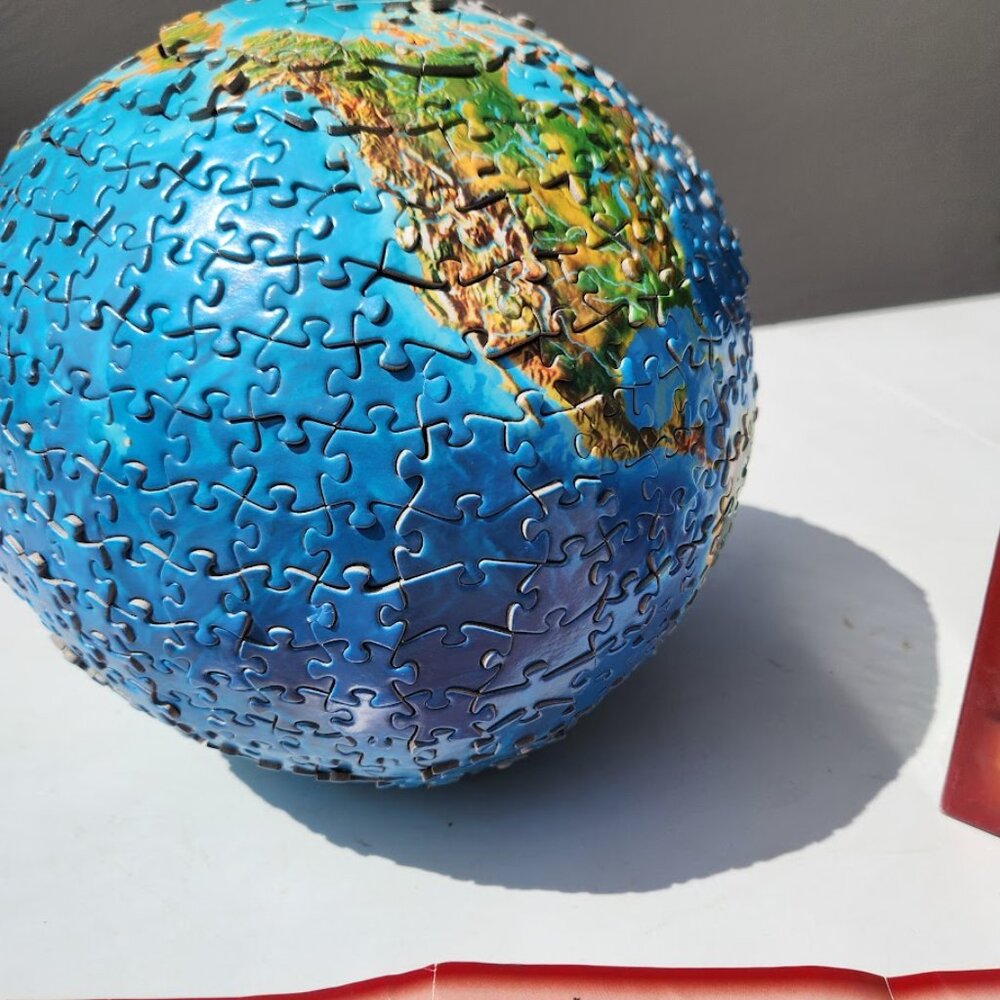 3D Spherical Puzzle World Globe 9.5" Diameter 530 Pieces Geography Free standing - Picture 6 of 14